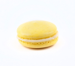 cupcake lemon macaron